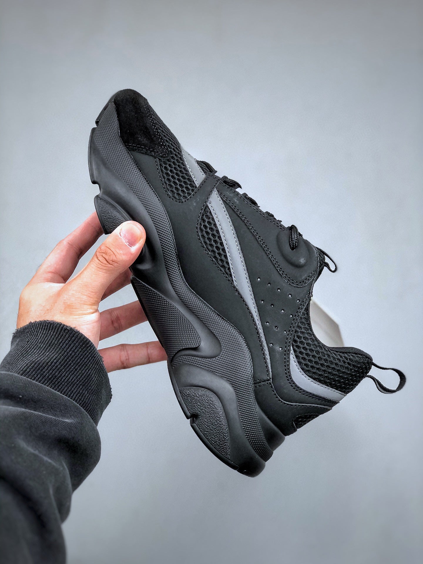Dior B22