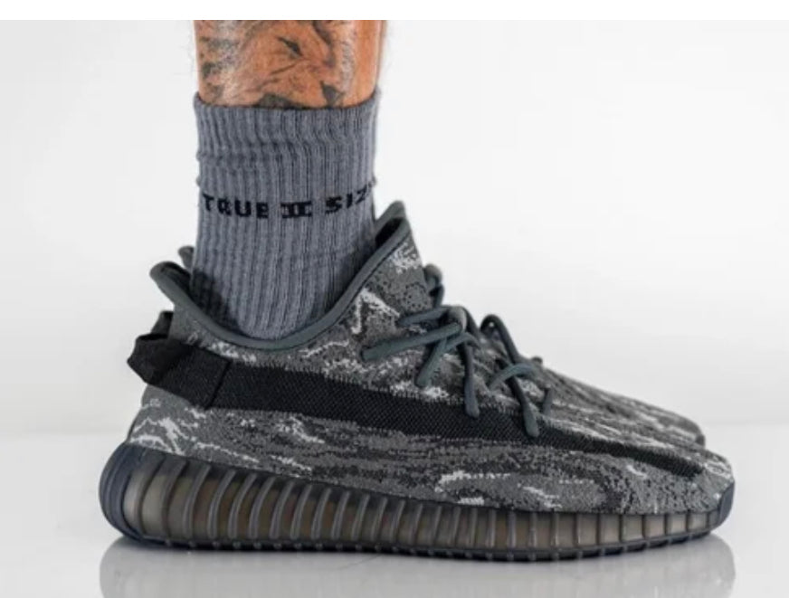 Yeezy Boost 350V2 - Dark Salt