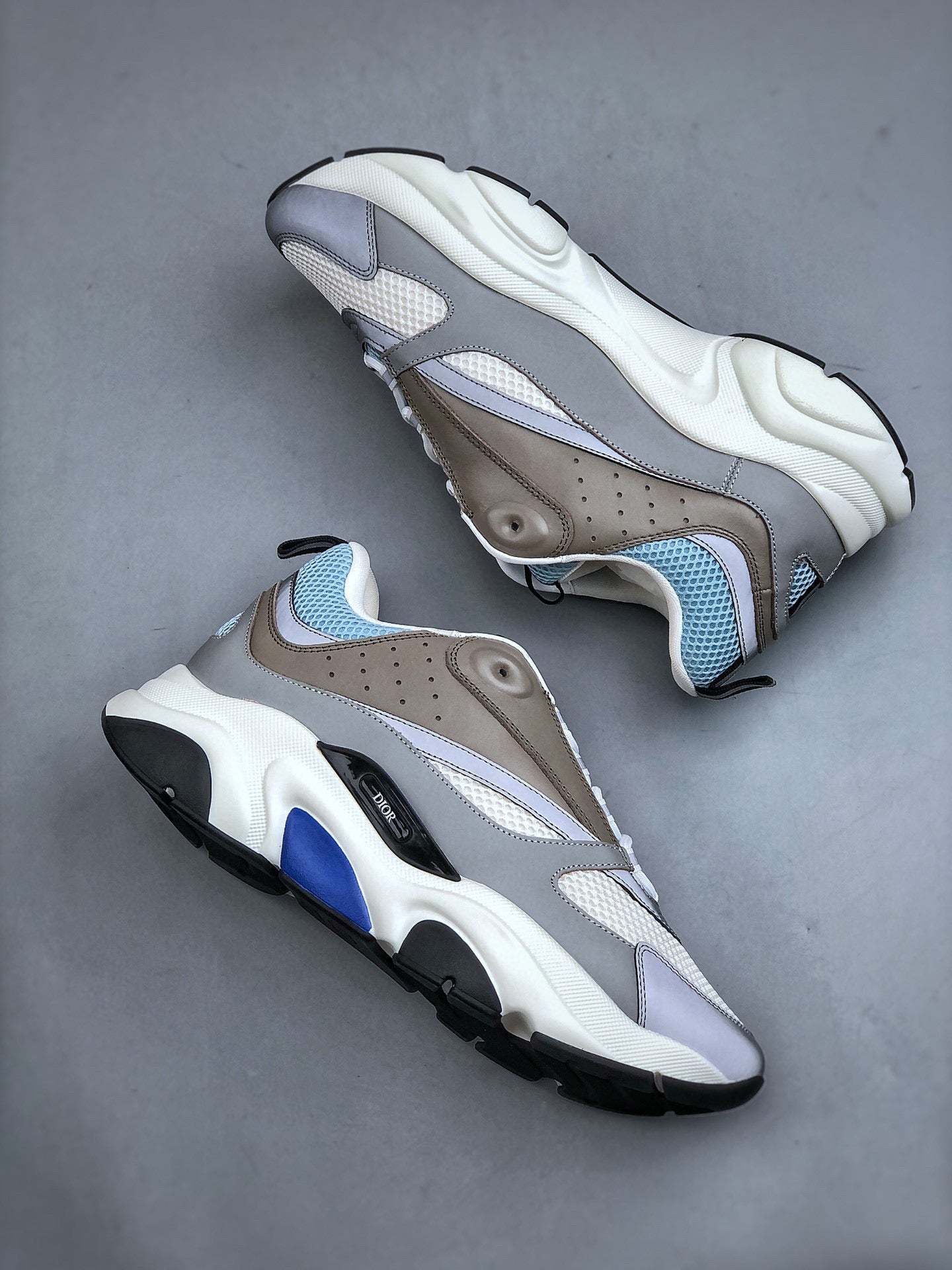 Dior B22 - Baby Blue