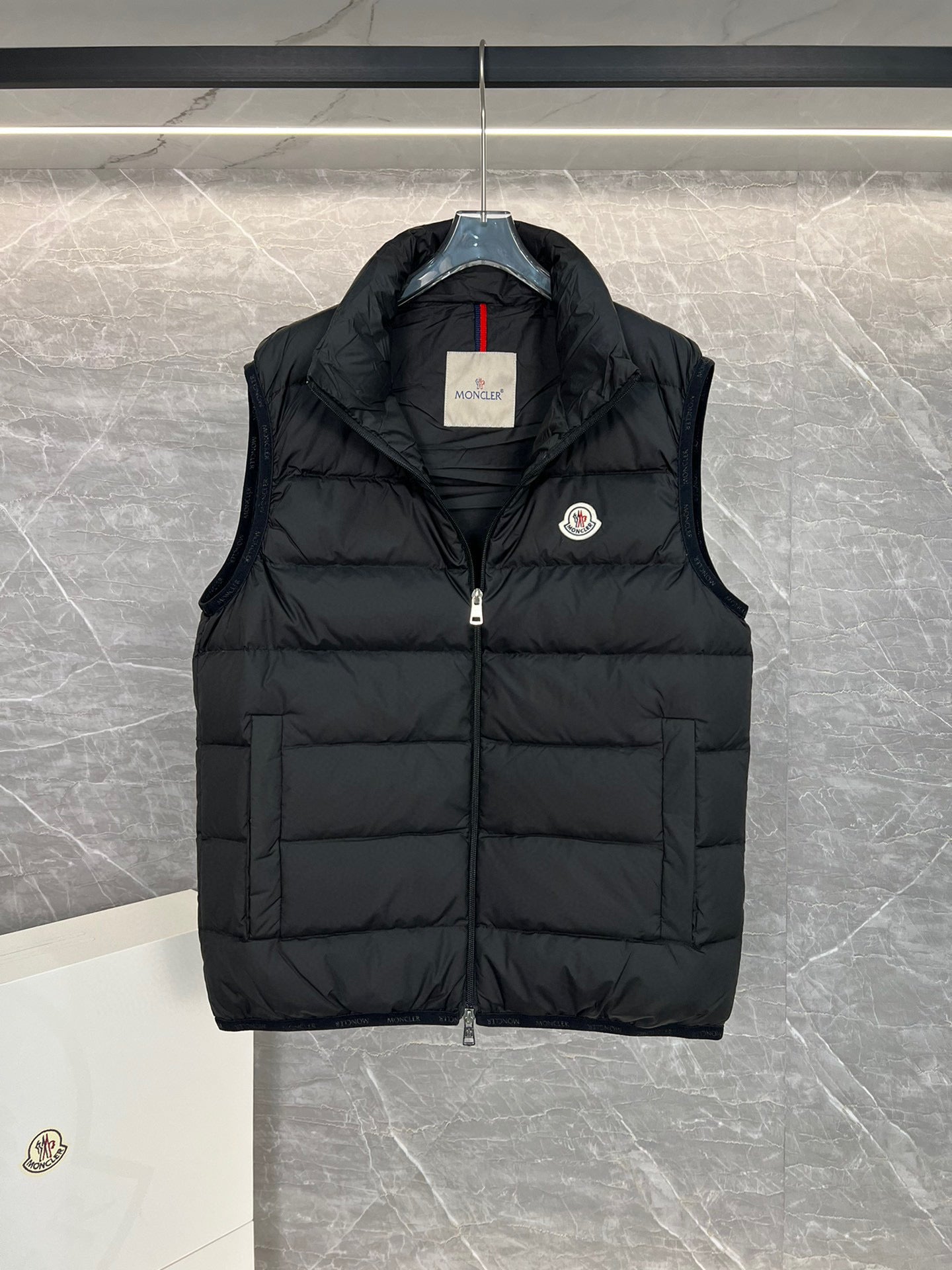 Moncler Dons Bodywarmer