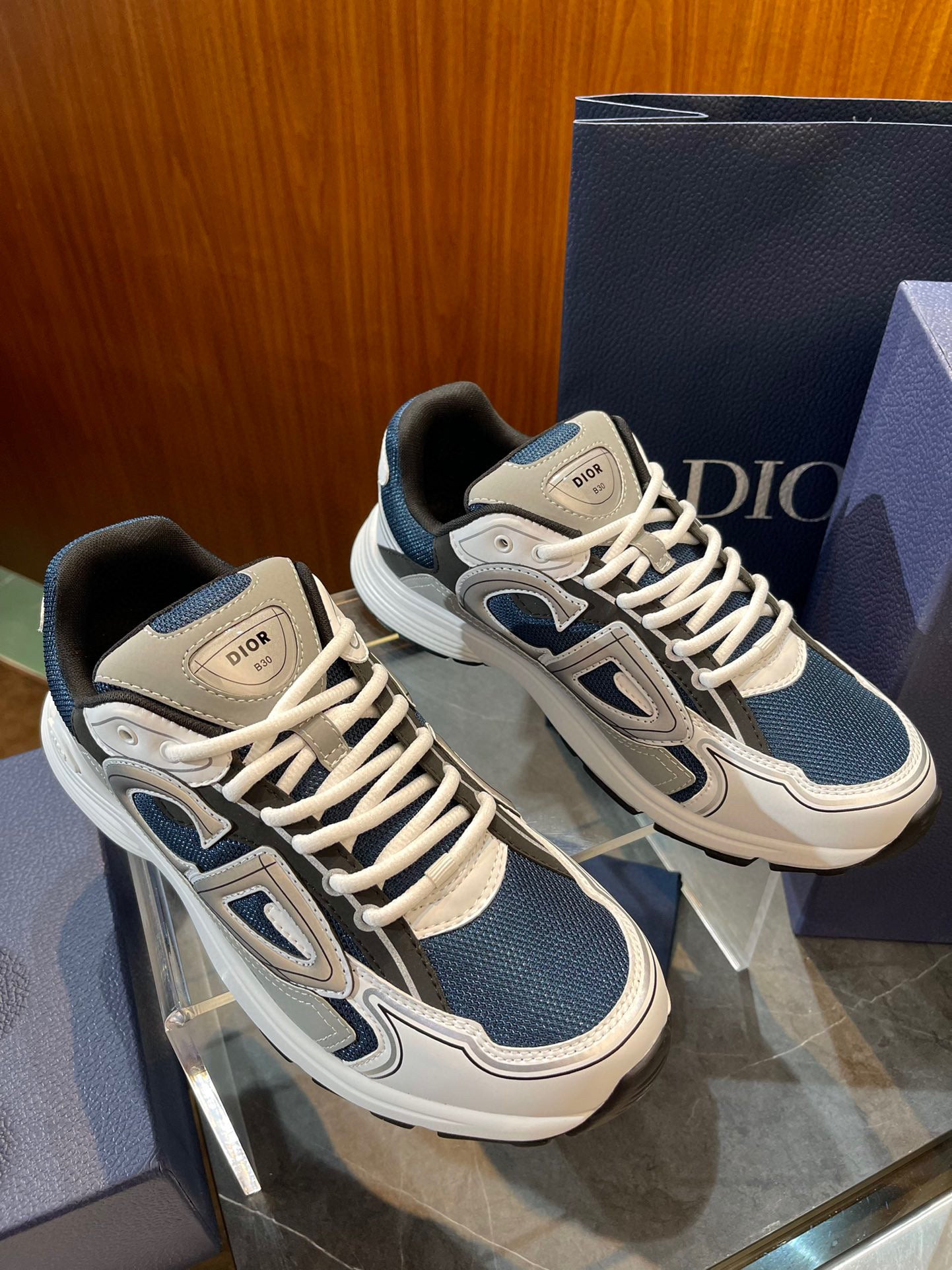 Dior B30