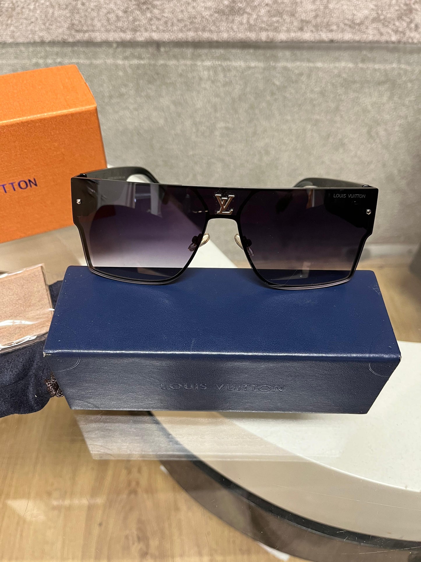 Louis Vuitton Zonnebril