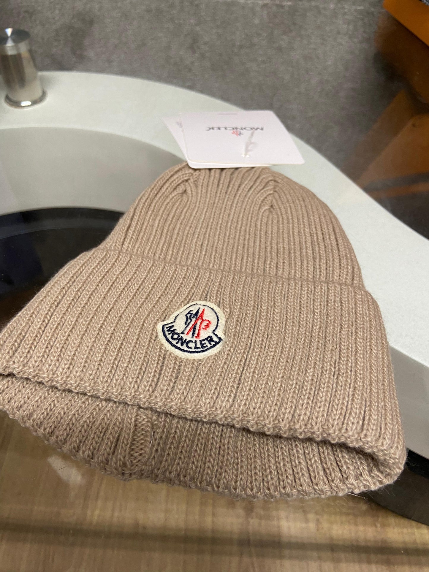 Moncler Classic Muts - Beige