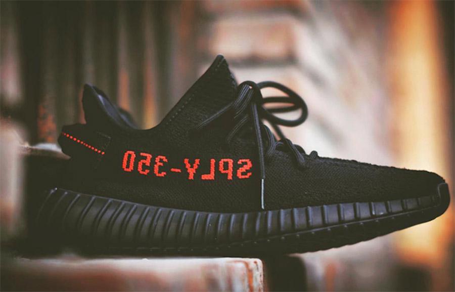 Yeezy Boost 350 V2 Core Black