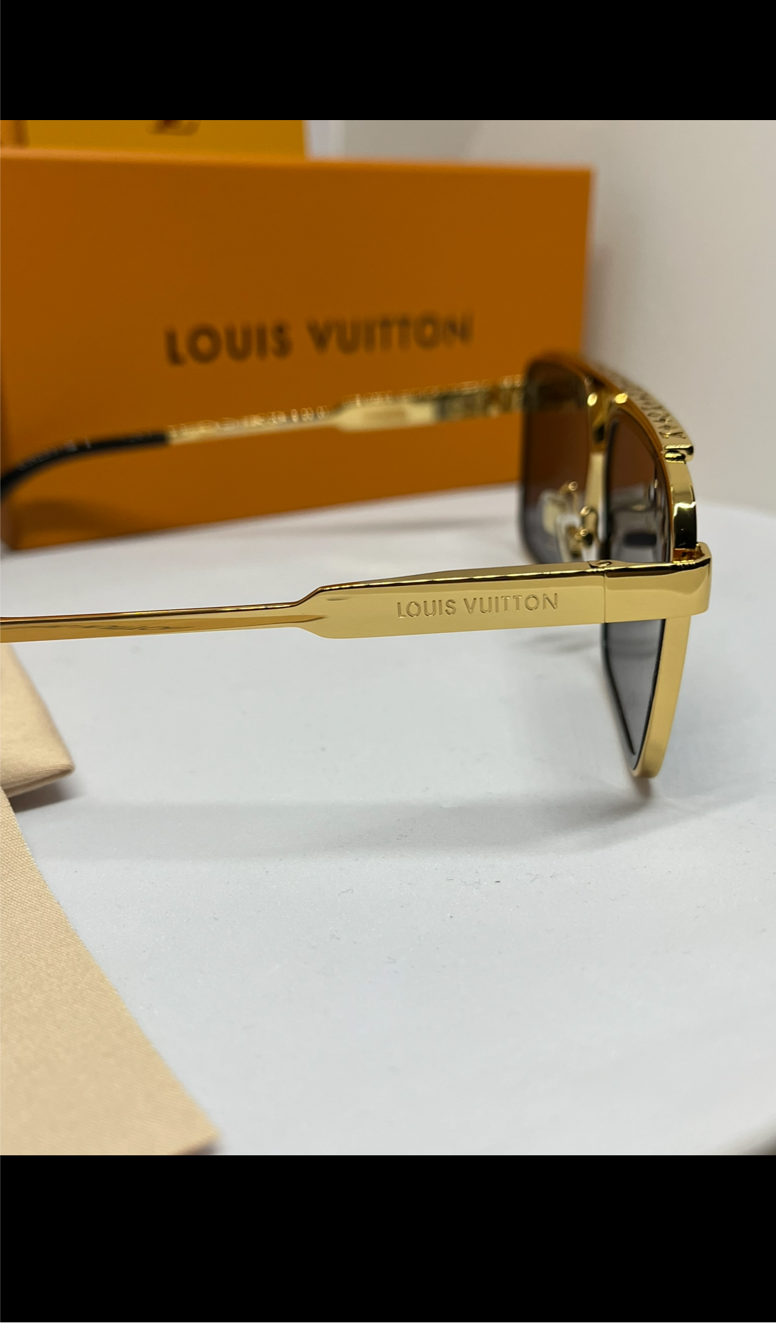 Louis Vuitton Evidence Zonnebril- Goud