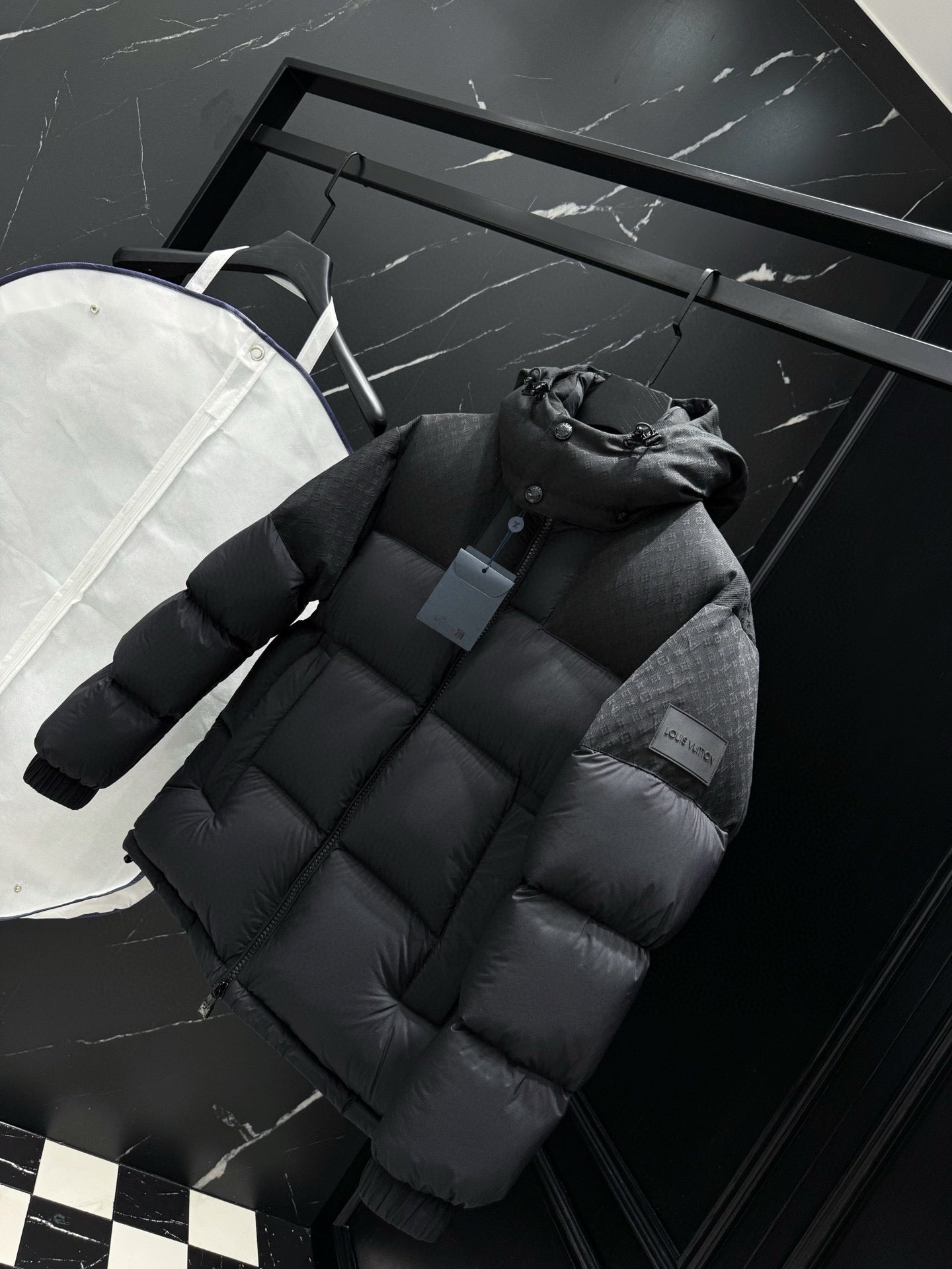 Louis Vuitton Monogram Donsjas