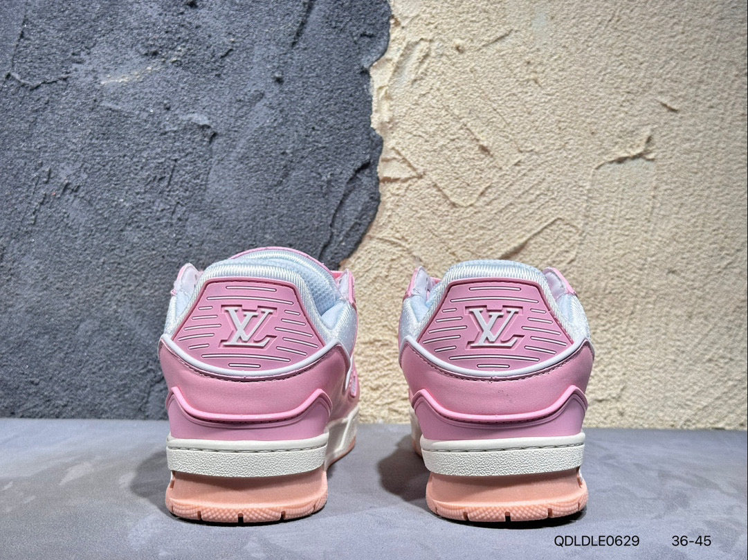 Louis Vuitton Trainers -Roze