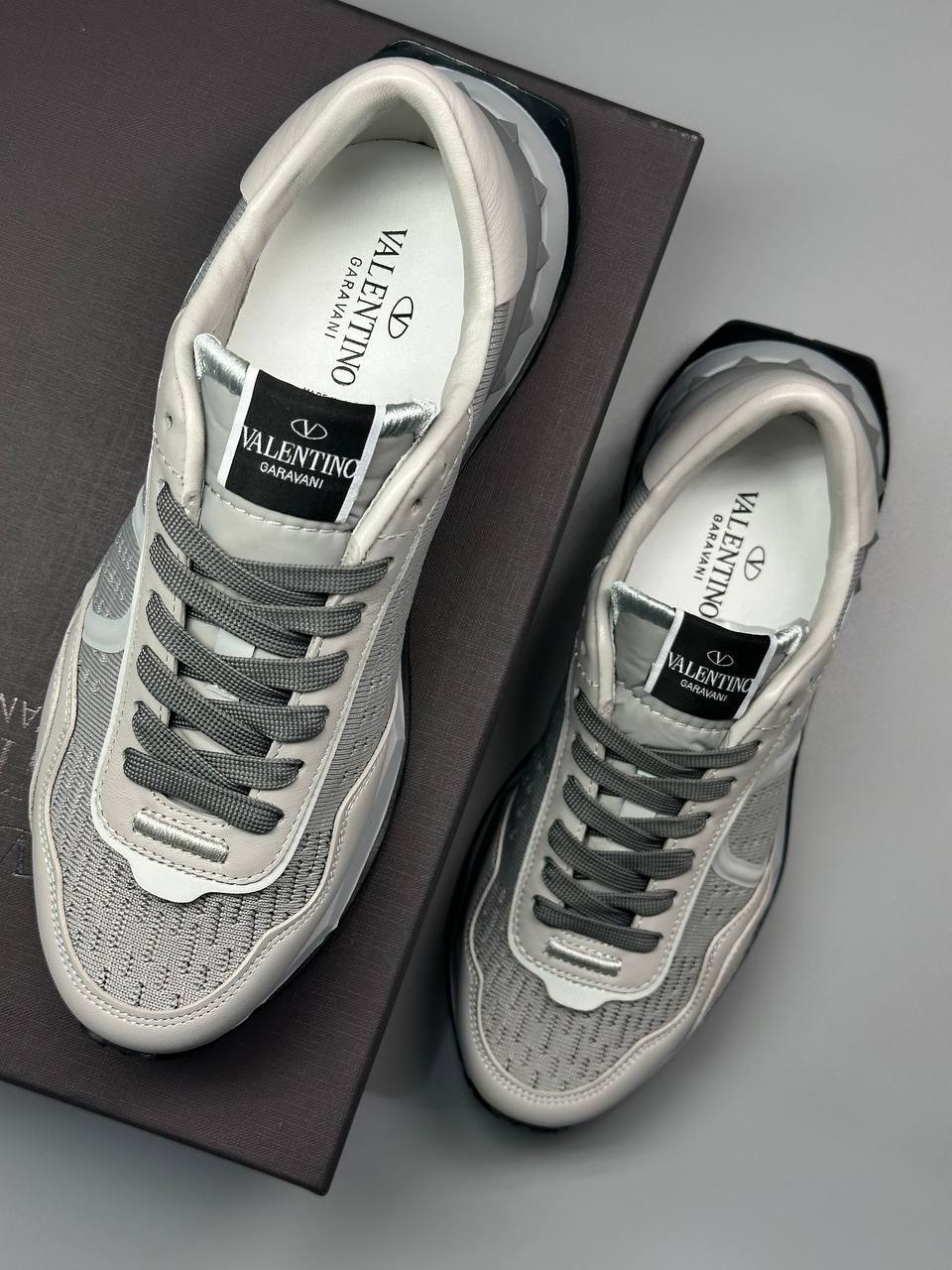 Valentino Garavani Lacerunner