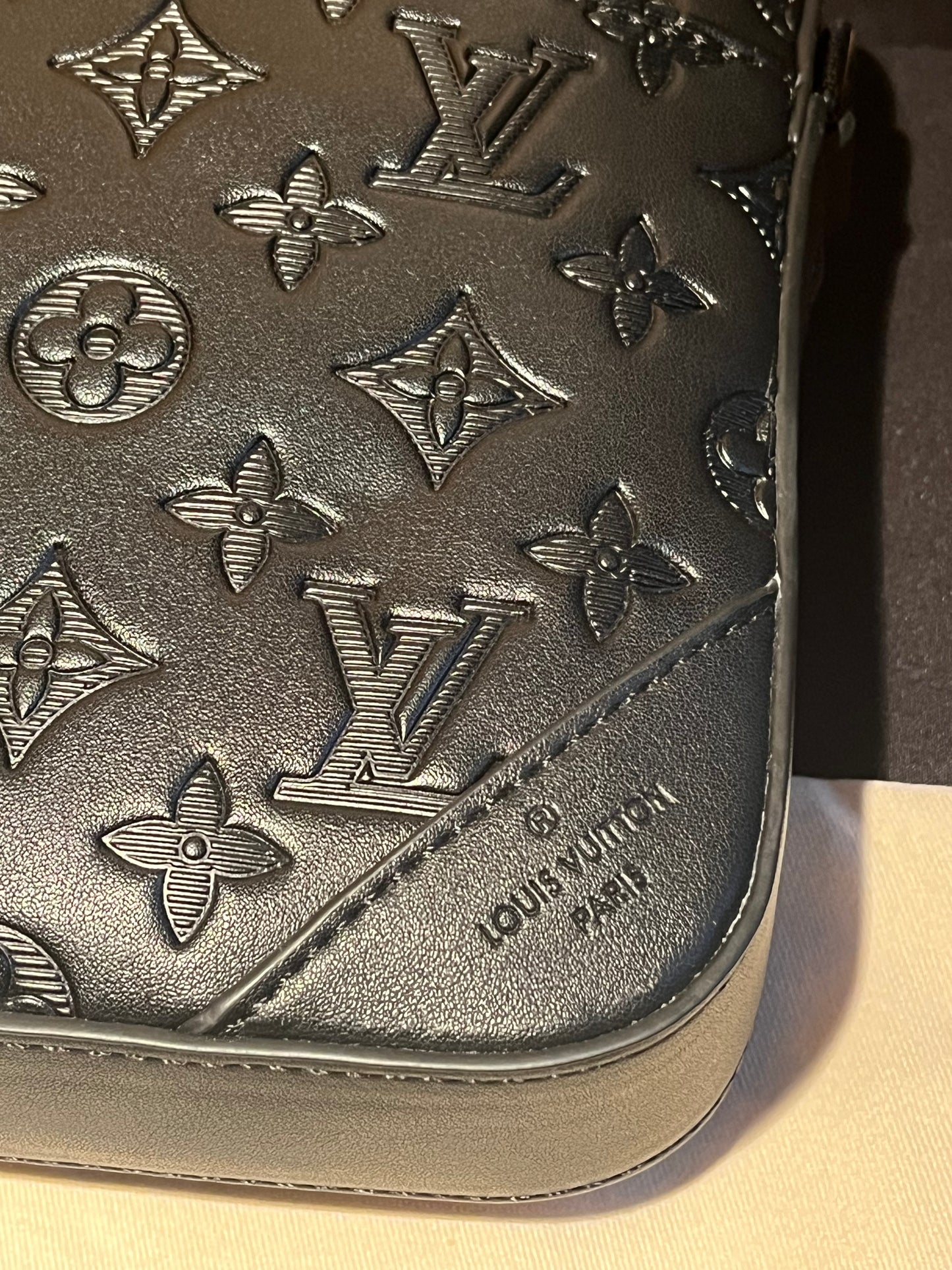 Louis Vuitton Duo Messenger Bag Zwart - High Quality