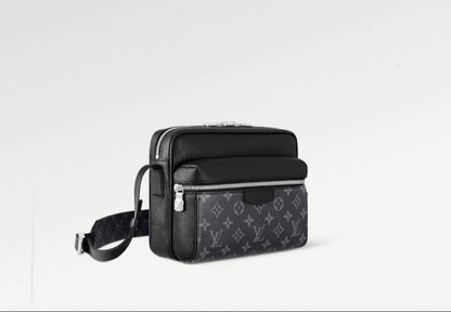 Louis Vuitton Outdoor Boom Bag Classic - High Quality