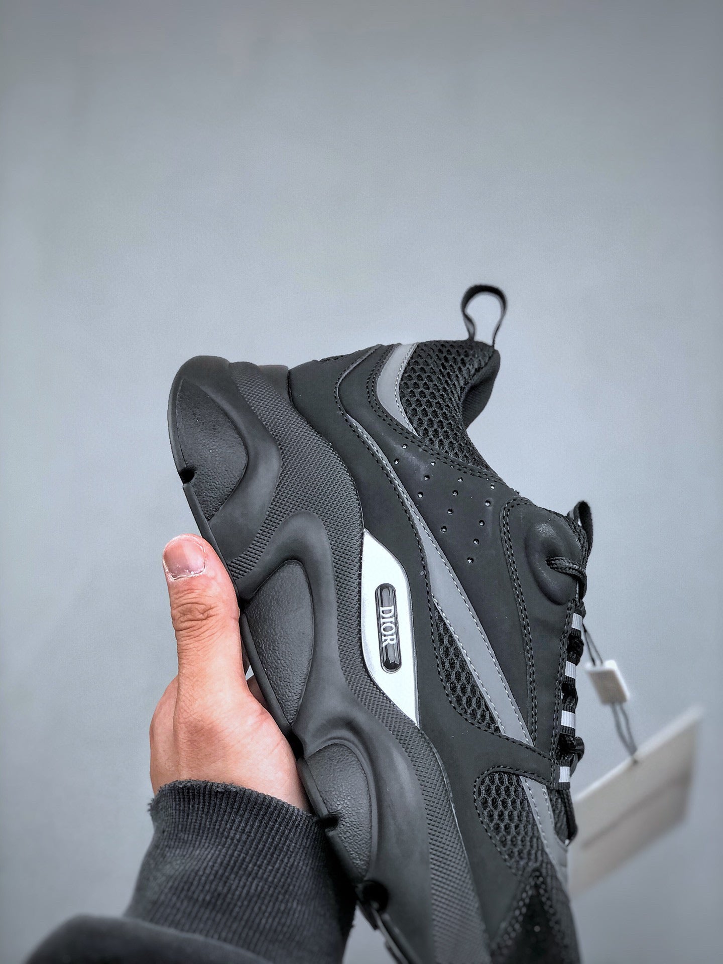 Dior B22