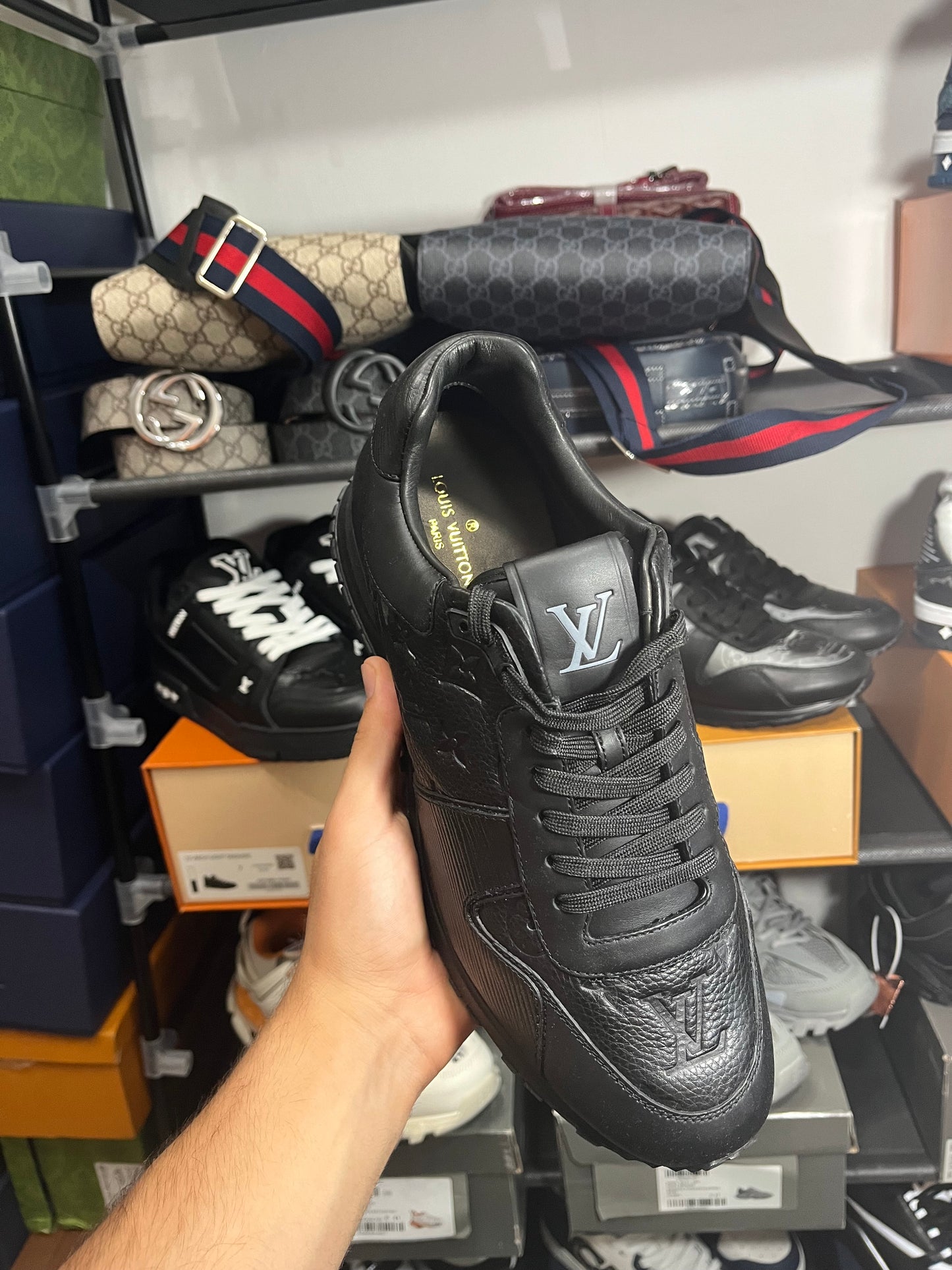 Louis Vuitton Run Away Sneakers - Zwart Leer