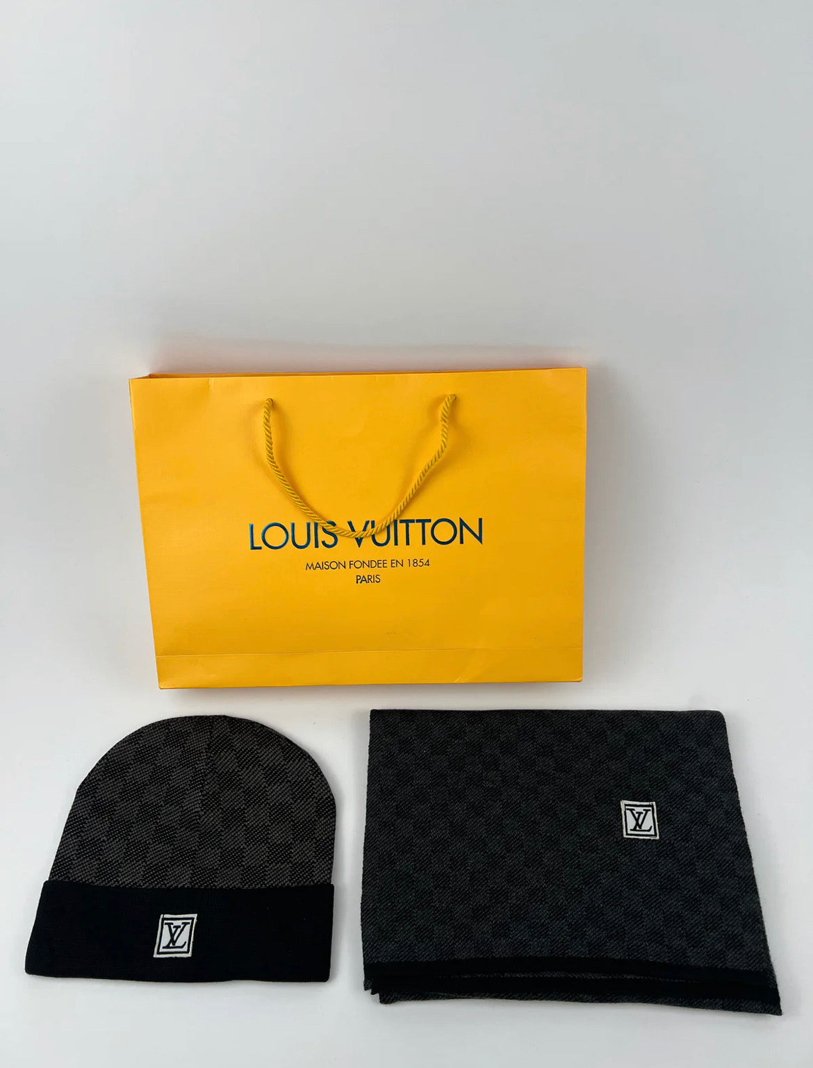 Louis Vuitton Muts en Sjaal Set - Zwart