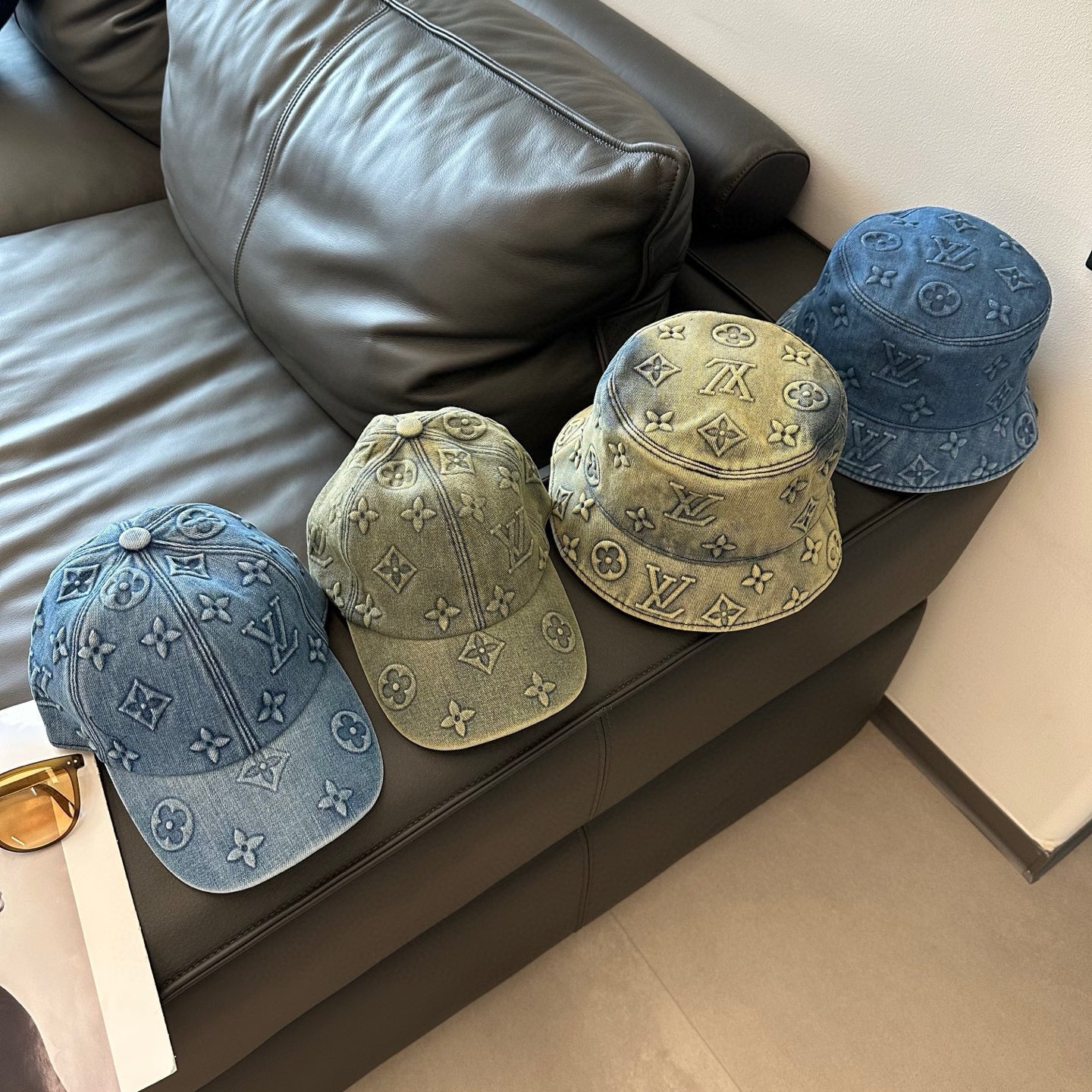 Louis Vuitton Monogram Vissershoed