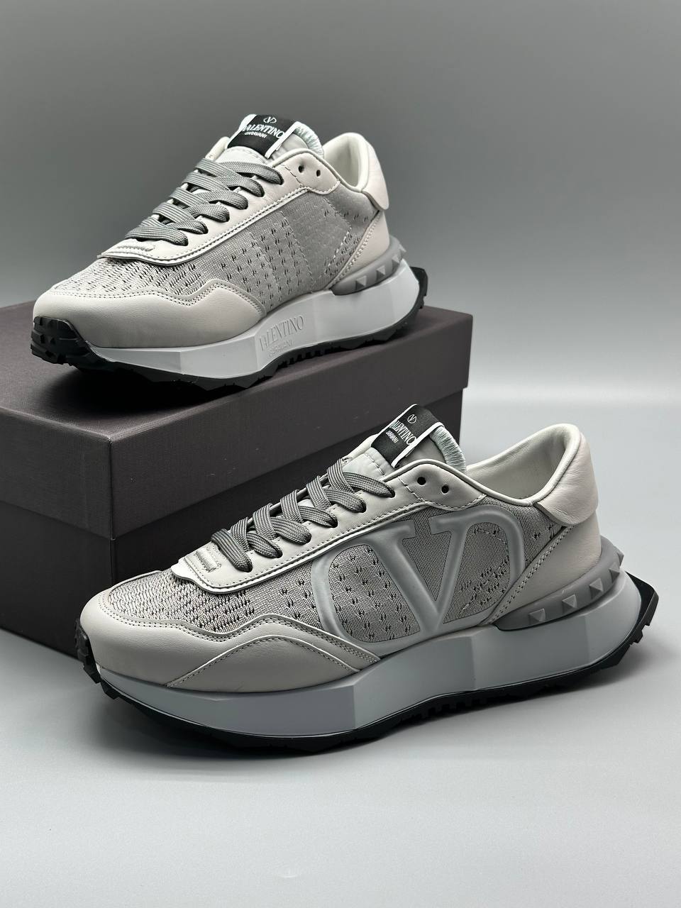 Valentino Garavani Lacerunner