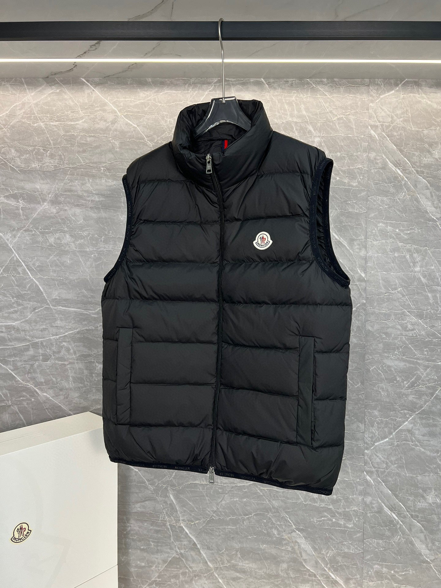 Moncler Dons Bodywarmer