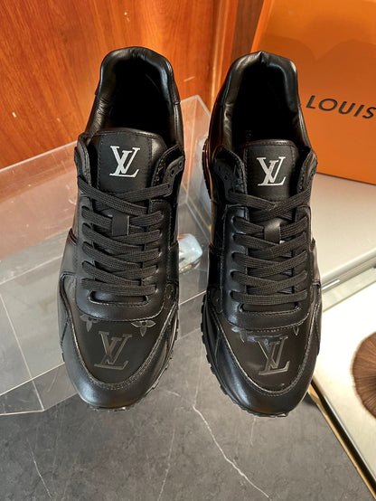 Louis Vuitton Run Away Sneakers - Zwart