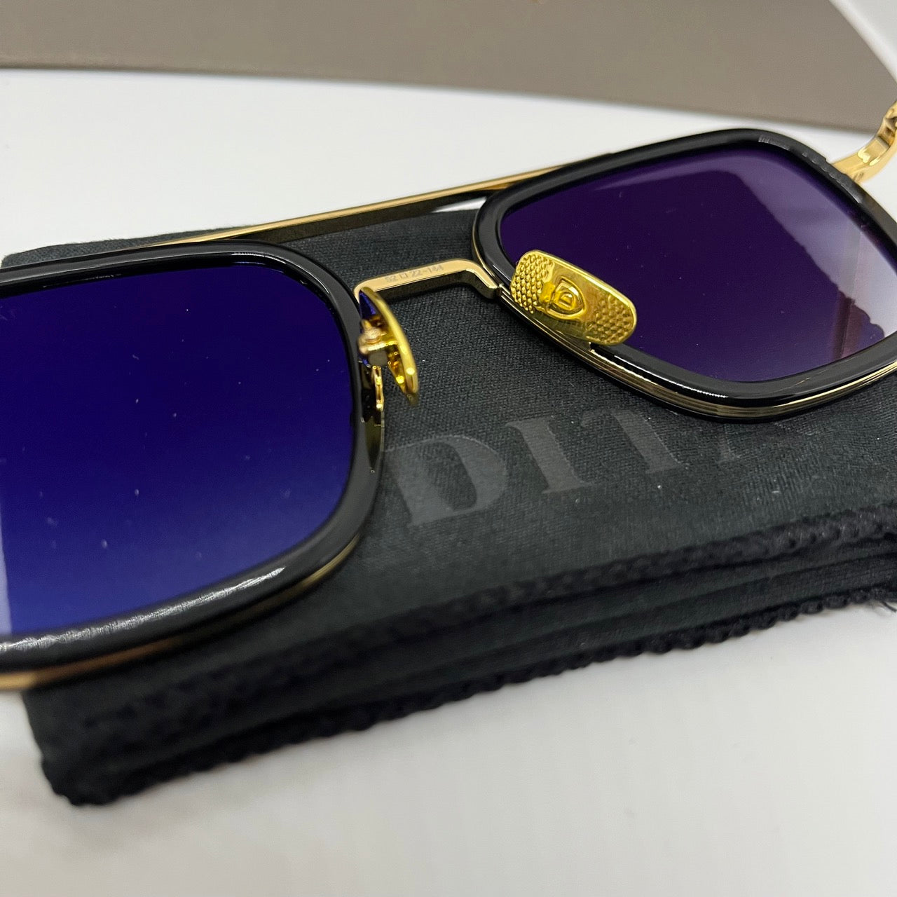 Dita Flight 006 Gold Edition