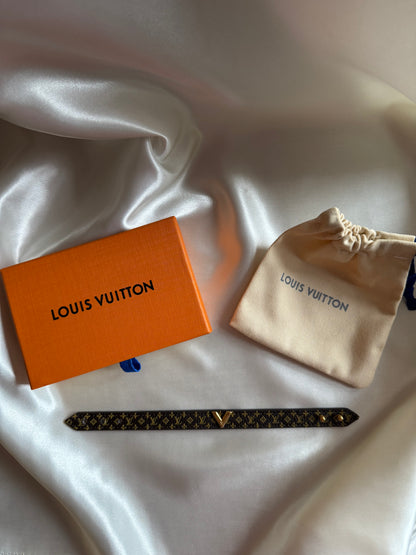 Louis Vuitton Essential V Bracelet - Monogram Canvas & Goudaccenten