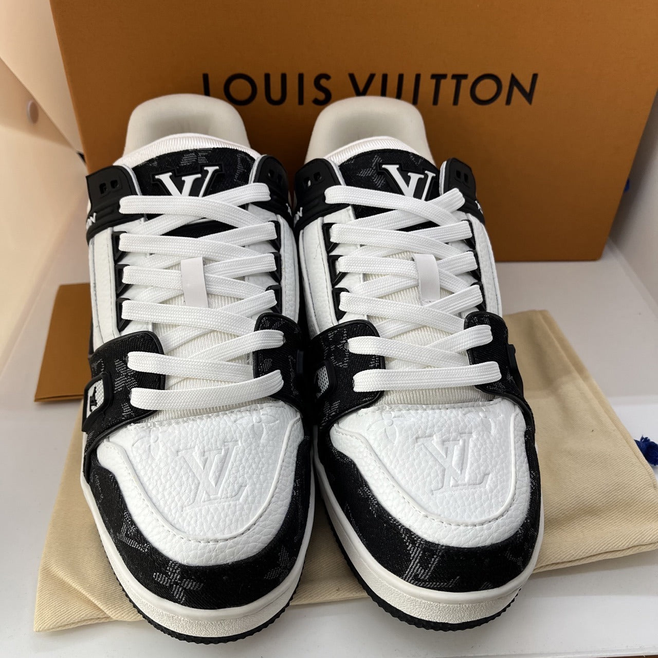 Louis Vuitton Trainers -Zwart