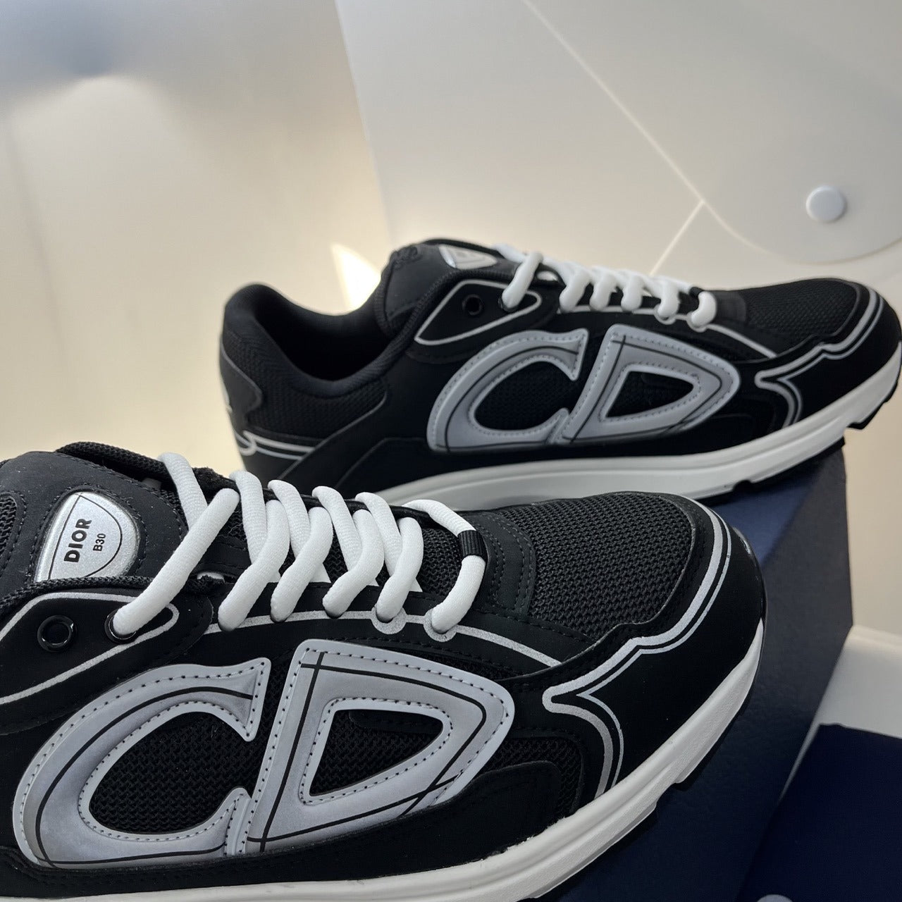 Dior B30 -Zwart & Wit