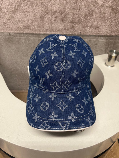 Louis Vuitton Monogram Jeans Pet