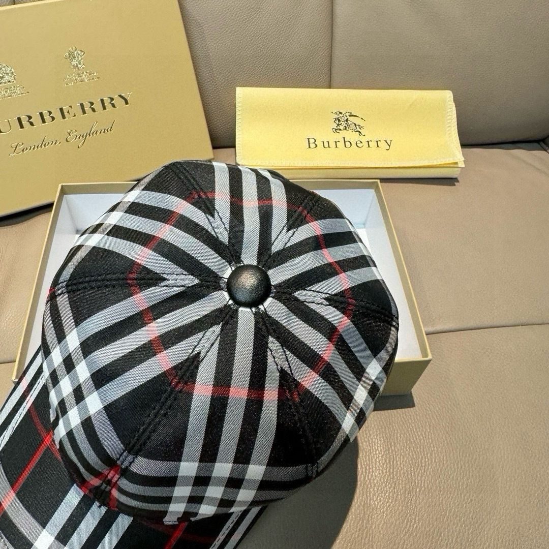 Burberry Pet - Black