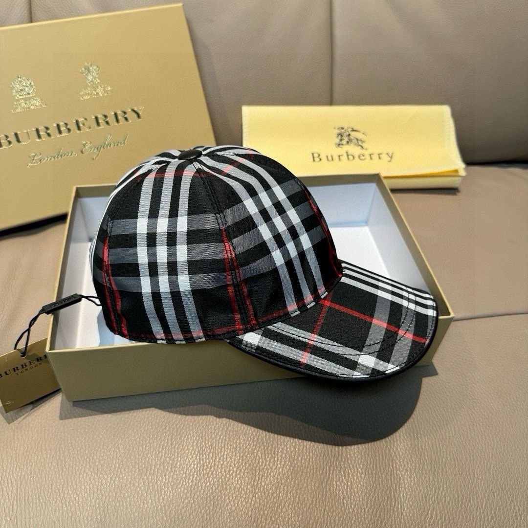 Burberry Pet - Black