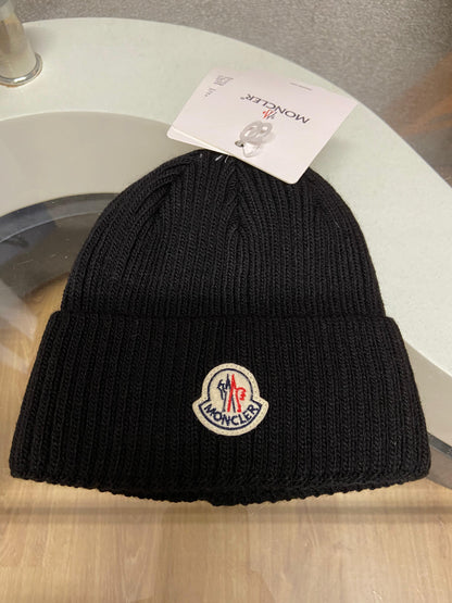 Moncler Classic Muts - Black