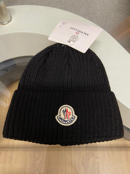 Moncler Classic Muts - Black