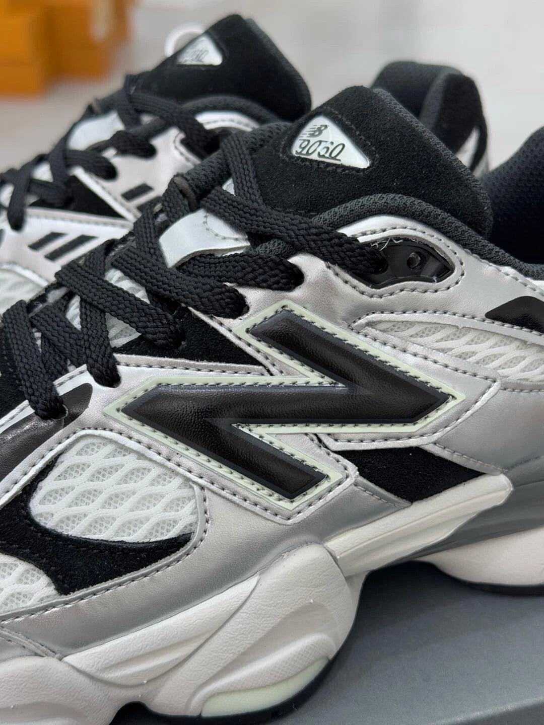 New Balance 9060