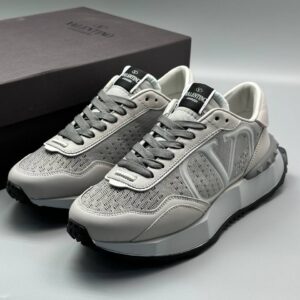 Valentino Garavani Lacerunner