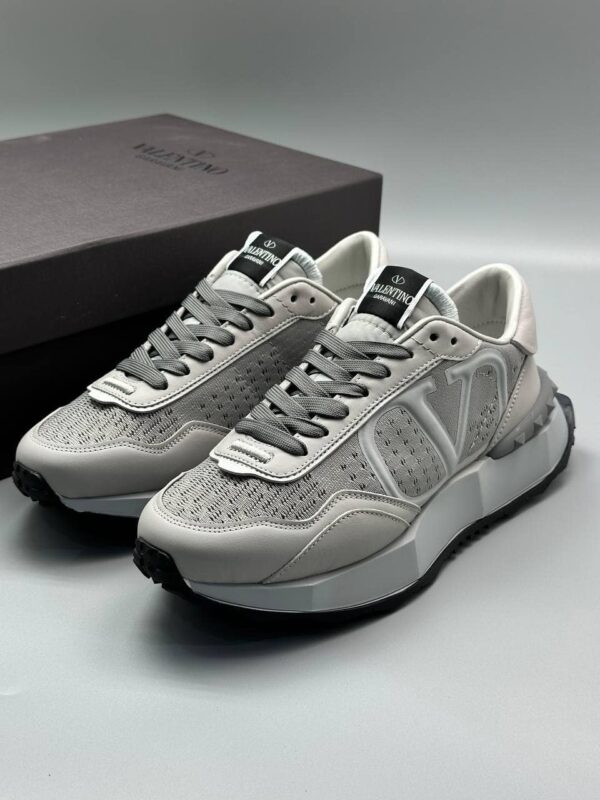 Valentino Garavani Lacerunner