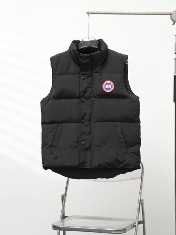Canada Goose Bodywarmer- Black Red Patch
