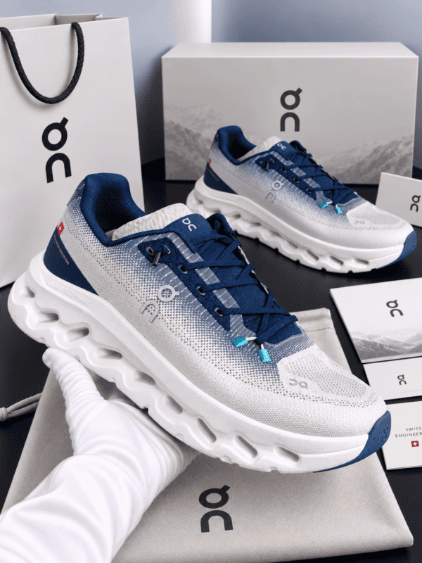 Oncloud Sneakers